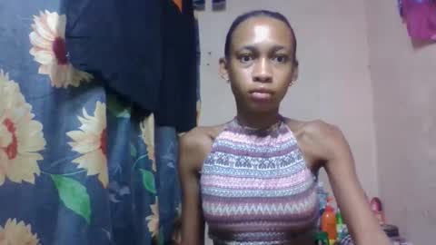 Snapshot of littleyanah chatting on 04/18/26, 05:22 yanah online show from 04/18/26, 05:22