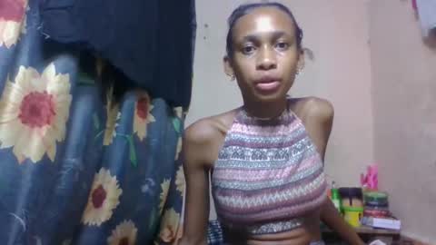Snapshot of littleyanah chatting on 04/18/26, 06:34 yanah online show from 04/18/26, 06:34