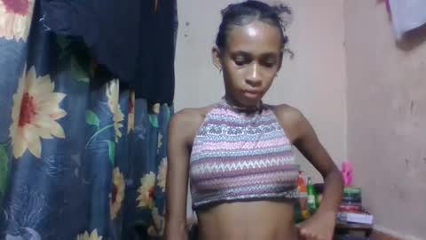 Snapshot of littleyanah chatting on 04/18/26, 07:07 yanah online show from 04/18/26, 07:07