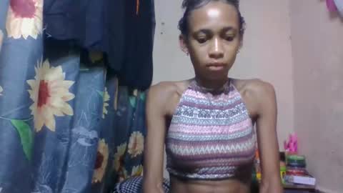 Snapshot of littleyanah chatting on 04/19/26, 01:38 yanah online show from 04/19/26, 01:38