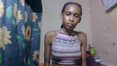 Snapshot of littleyanah chatting on 04/20/26, 08:10 yanah online show from 04/20/26, 08:10
