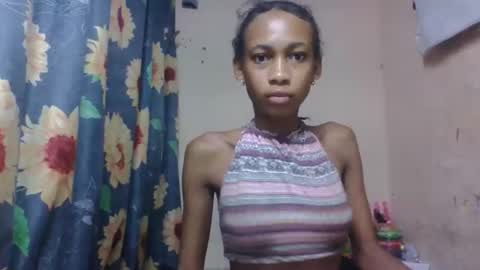 Snapshot of littleyanah chatting on 04/24/26, 06:05 yanah online show from 04/24/26, 06:05