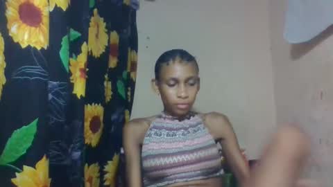 Snapshot of littleyanah chatting on 04/25/26, 03:31 yanah online show from 04/25/26, 03:31