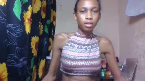 Snapshot of littleyanah chatting on 04/26/26, 07:06 yanah online show from 04/26/26, 07:06