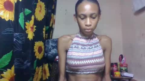 Snapshot of littleyanah chatting on 04/28/26, 04:06 yanah online show from 04/28/26, 04:06