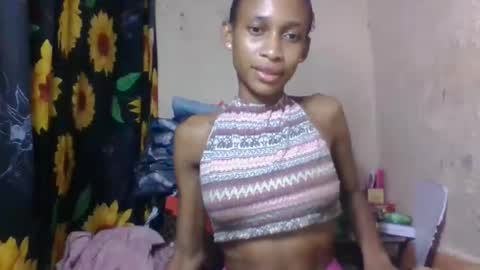 Snapshot of littleyanah chatting on 04/30/26, 07:14 yanah online show from 04/30/26, 07:14