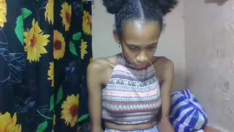 Snapshot of littleyanah chatting on 05/03/26, 09:37 yanah online show from 05/03/26, 09:37