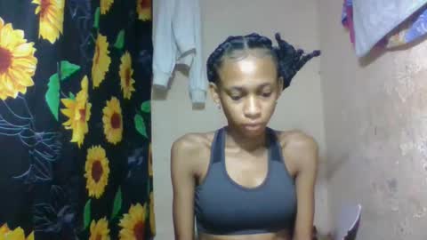 Snapshot of littleyanah chatting on 05/04/26, 02:07 yanah online show from 05/04/26, 02:07