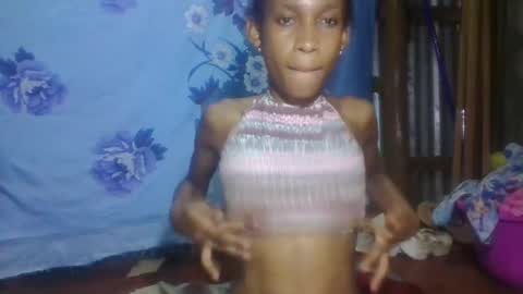 Snapshot of littleyanah chatting on 05/21/26, 12:39 yanah online show from 05/21/26, 12:39