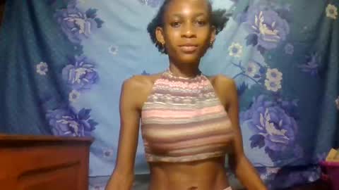 Snapshot of littleyanah chatting on 05/26/26, 11:23 yanah online show from 05/26/26, 11:23