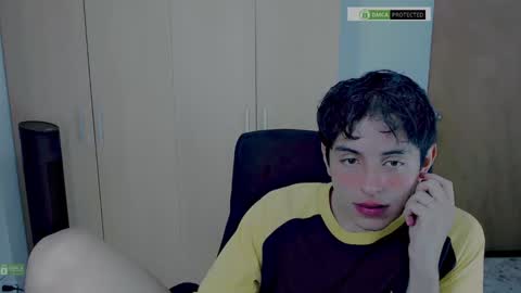 Snapshot of littlezhalem chatting on 11/19/25, 01:49 littlezhalem online show from 11/19/25, 01:49