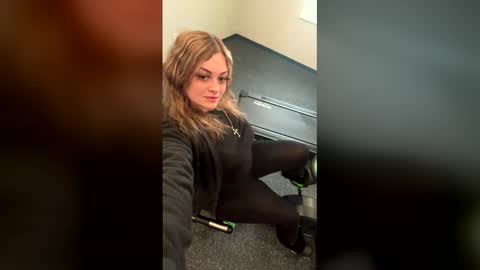 Nina online show from 03/30/26, 01:01