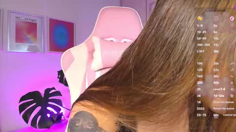 Junne liu online show from 12/23/25, 01:25