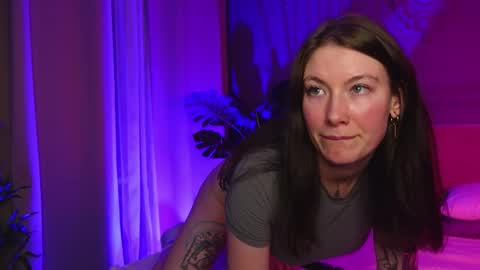 Snapshot of liv_fay chatting on 11/21/25, 03:00 Liv 3 online show from 11/21/25, 03:00