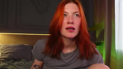 Snapshot of liv_fay chatting on 04/25/26, 02:36 Liv 3 online show from 04/25/26, 02:36