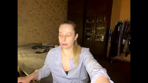 Snapshot of livandria chatting on 04/14/26, 09:54 Livandria online show from 04/14/26, 09:54