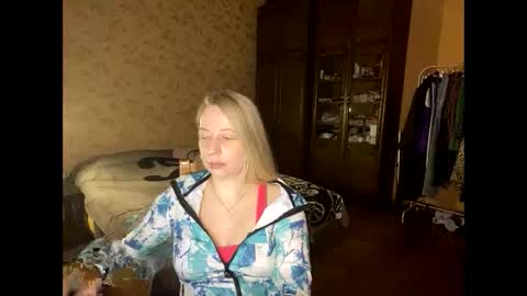 Snapshot of livandria chatting on 04/15/26, 09:15 Livandria online show from 04/15/26, 09:15