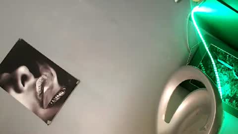 Snapshot of live_in_lover28 chatting on 10/19/25, 10:21 Tasha Carter online show from 10/19/25, 10:21