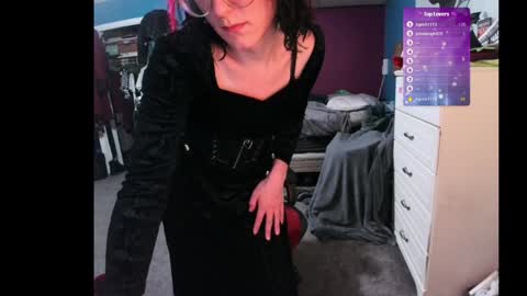 Snapshot of livolioyo chatting on 02/05/25, 12:06 Livolio online show from 02/05/25, 12:06