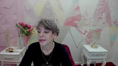 Snapshot of livslife chatting on 12/18/25, 11:16 livslife online show from 12/18/25, 11:16