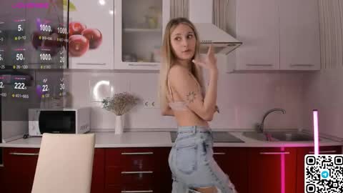 Snapshot of livyybosom chatting on 05/04/26, 05:53 My name is Livy Nice to meet you Thumbs up please its important online show from 05/04/26, 05:53