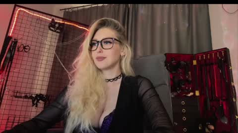 Snapshot of liya_ray chatting on 04/06/26, 06:36 Liya Ray online show from 04/06/26, 06:36