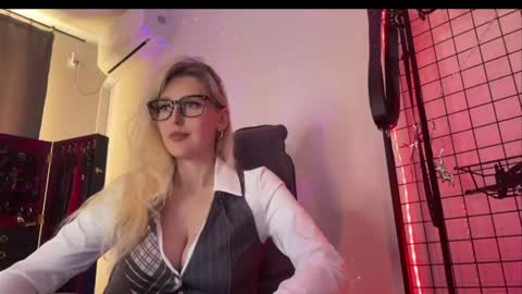 Snapshot of liya_ray chatting on 05/07/26, 02:44 Liya Ray online show from 05/07/26, 02:44