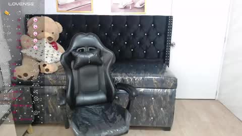 Snapshot of liz25_b chatting on 03/01/25, 09:29 Liz online show from 03/01/25, 09:29