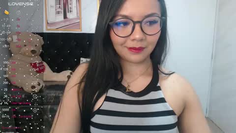 Snapshot of liz25_b chatting on 03/11/25, 03:26 Liz online show from 03/11/25, 03:26