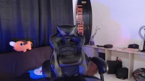 Snapshot of liz_beths chatting on 11/25/25, 11:49 Elizabeth online show from 11/25/25, 11:49