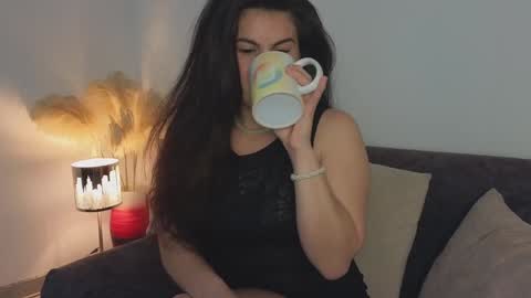 liz online show from 02/02/25, 03:17