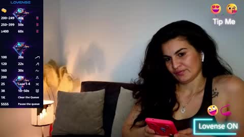 liz online show from 03/10/25, 01:21