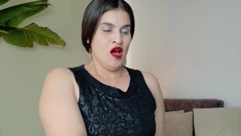 liz online show from 10/25/25, 06:13