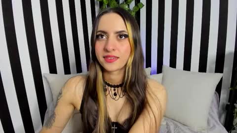 Liz  online show from 12/03/25, 02:08