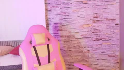 Snapshot of liz_monserrat chatting on 02/08/26, 02:20 liz_monserrat online show from 02/08/26, 02:20