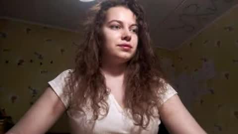 Molly online show from 04/15/26, 05:20