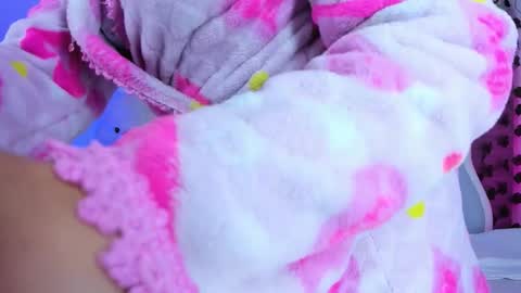 Lizeth online show from 12/20/25, 07:10