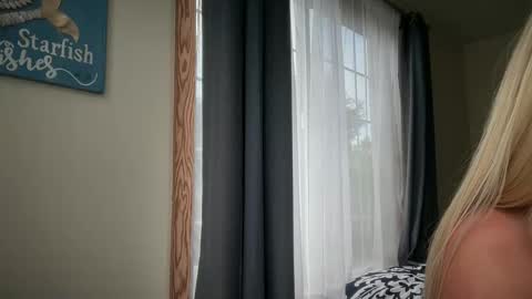 Liz Purr online show from 01/09/25, 06:47