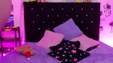 Snapshot of lizz_bela1 chatting on 01/18/26, 12:36 Lizz online show from 01/18/26, 12:36