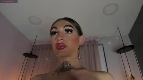 Snapshot of lizz_lunaaa chatting on 01/15/26, 05:01 Lizz lunaaa online show from 01/15/26, 05:01