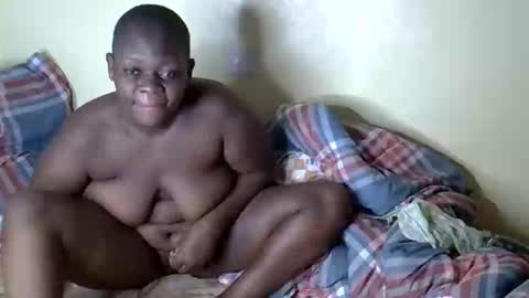 Snapshot of lizzahh chatting on 09/13/25, 01:05 lizzahh online show from 09/13/25, 01:05