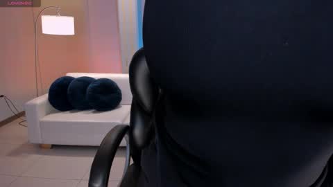 Lizzi  online show from 10/10/25, 09:03