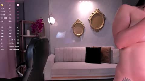 Lizzi  online show from 10/23/25, 09:13