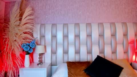 LIZZI online show from 10/24/25, 01:18