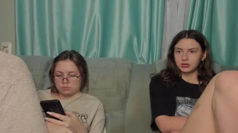 lizzi_muur online show from 12/25/24, 07:56