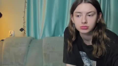 lizzi_muur online show from 01/15/25, 05:47