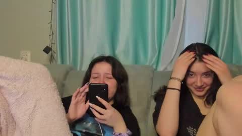 lizzi_muur online show from 01/24/25, 01:47