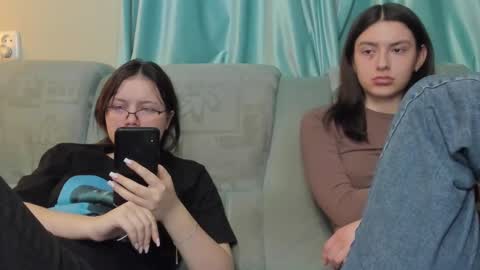 lizzi_muur online show from 02/02/25, 04:32