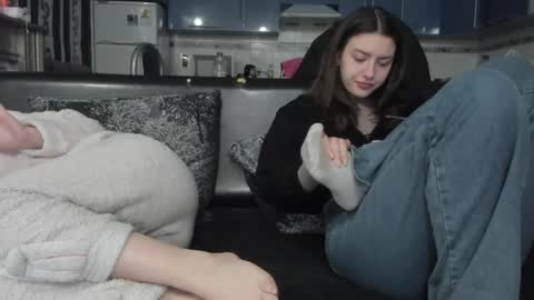 lizzi_muur online show from 02/19/25, 06:32