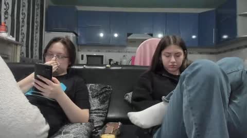 lizzi_muur online show from 02/26/25, 03:19